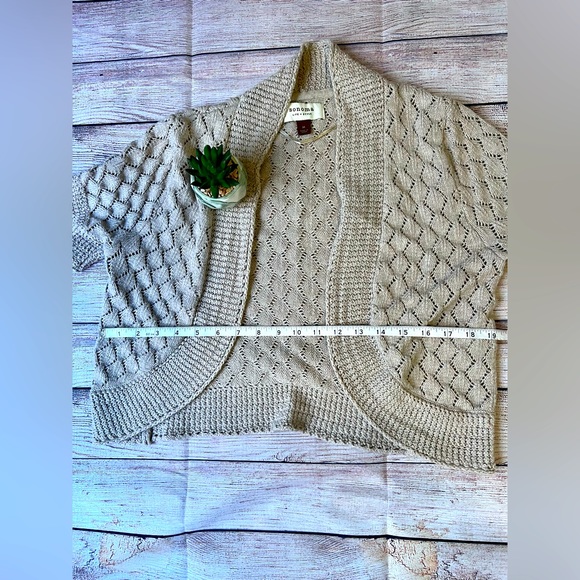 SONOMA Medium crop shirtsleeve knit tan sweater. - Picture 4 of 5